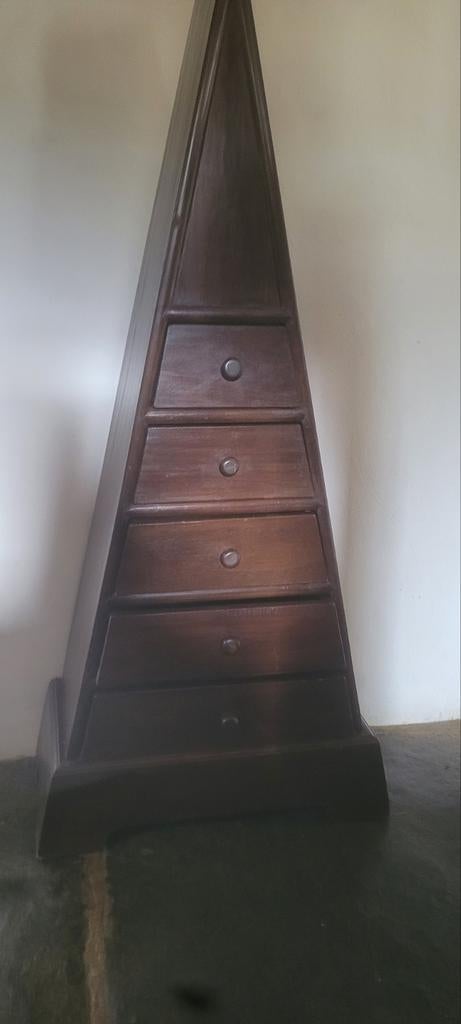 Petit meuble triangulaire à 5 tiroirs