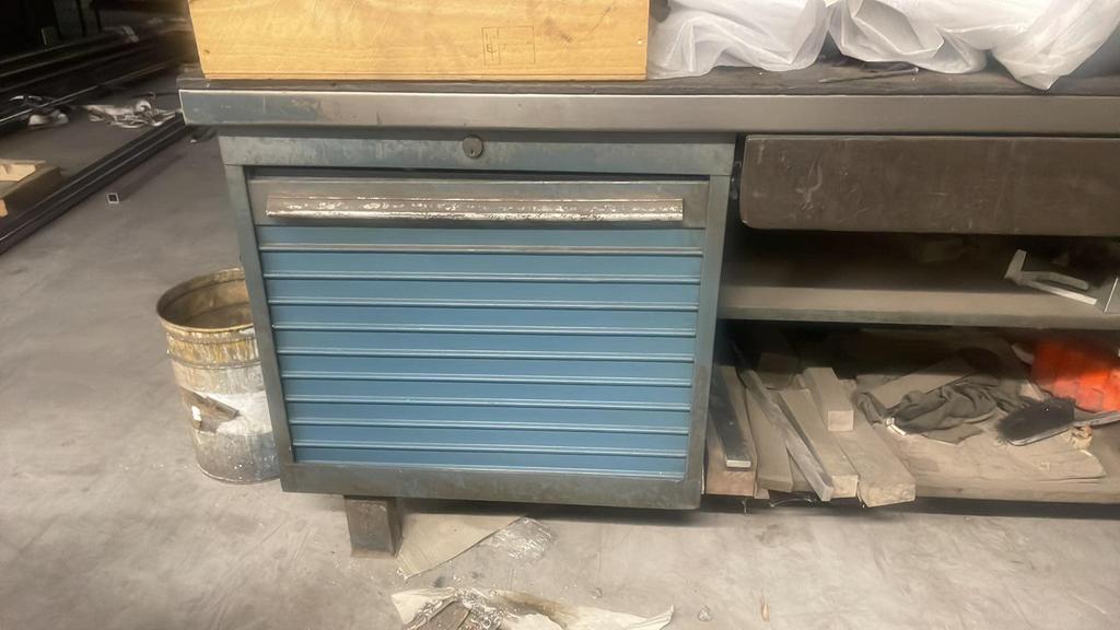 Werkbank in staal, Ophalen