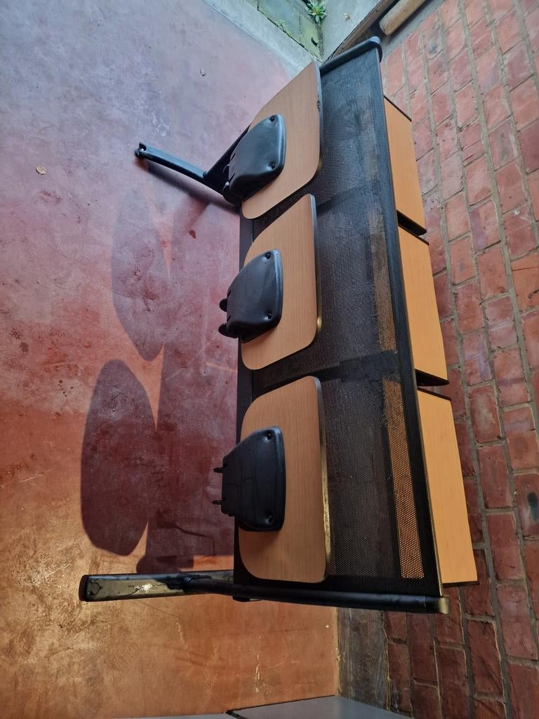 Bank met opklapbaar zitting en tafeltje, Ophalen