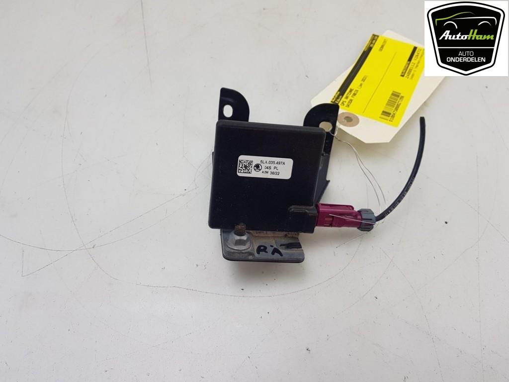 ANTENNE GPS Skoda Fabia IV (PJ3) (01-2021/-) (|5LA035497A|), Autos : Pièces & Accessoires, Utilisé, Skoda
