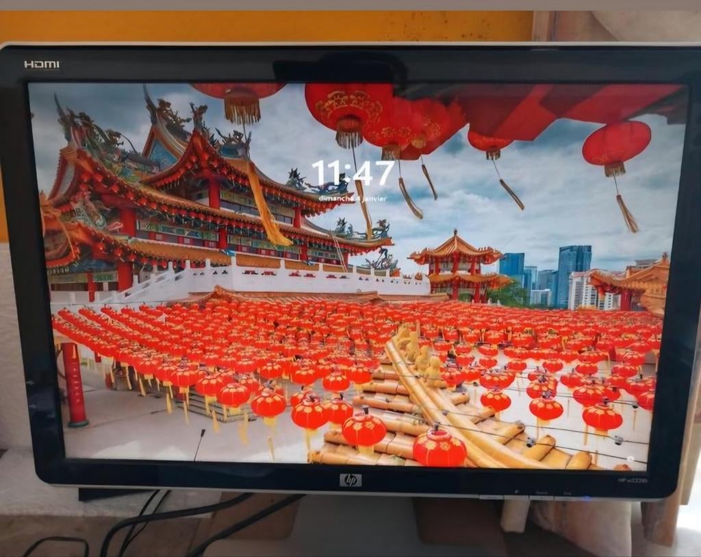 Écran hp w2228h HDMI pivotant et réglage en hauteur Dispose, Informatique & Logiciels, Moniteurs, Enlèvement, HDMI