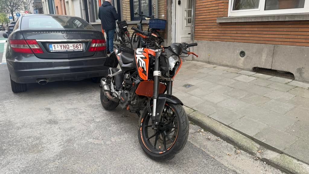 Ktm duke 125cc, Motos, Motos | KTM, Permis Moto A1 minimum, 2 cylindres, Particulier, Poignées chauffantes