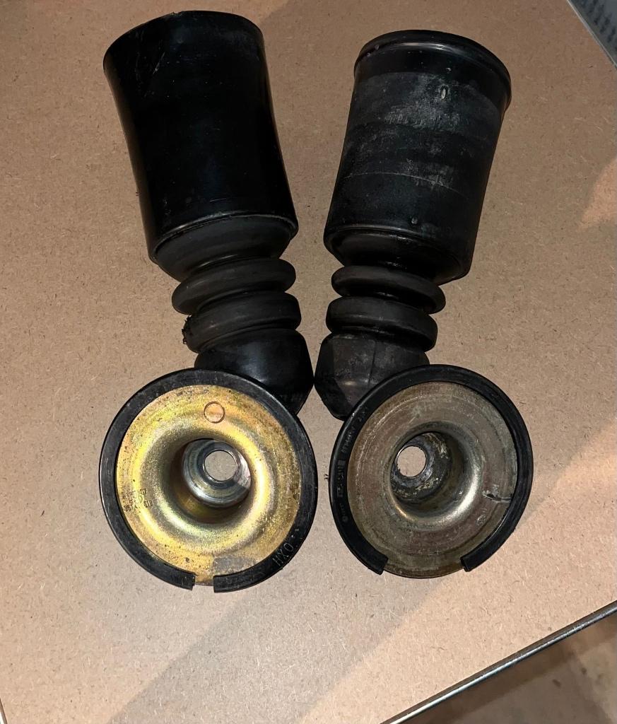 Lot : Coupelle + soufflet d’amortisseur pour Golf 2, Antiquités & Art, Enlèvement