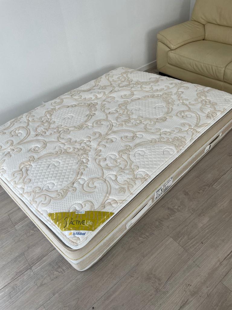 Matras Istikbal, Maison & Meubles, Matelas, Comme neuf, Enlèvement, 200 cm