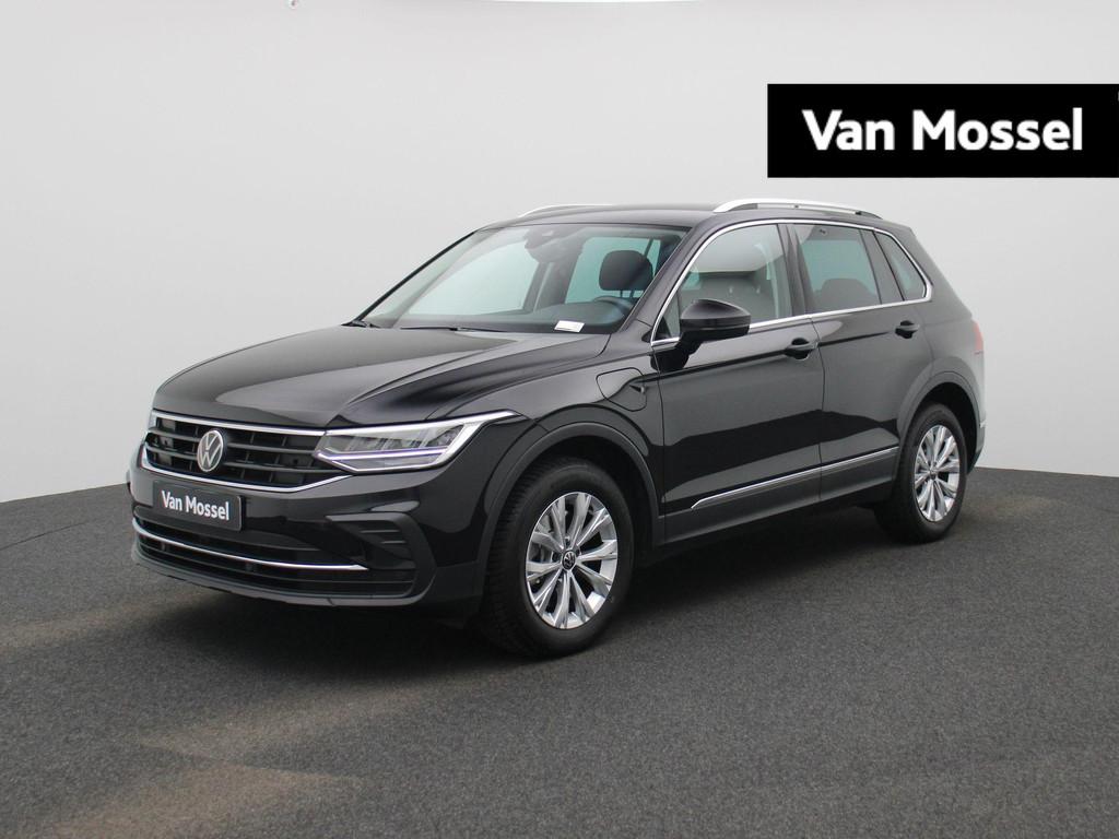 Volkswagen Tiguan 1.5 TSI eHybrid 110kW DSG Life, Auto's, Stof, Zwart, 4 cilinders, 150 min