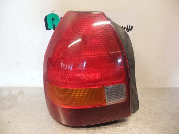Feu arrière gauche d'un Honda Civic (Civic 95-), Honda, -, Utilisé, -
