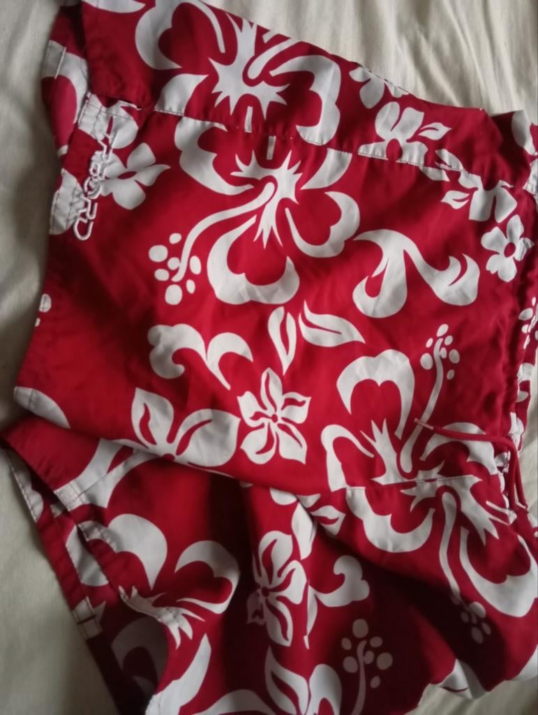 TRIBORD rode zwemshort met witte bloemsjablonen, M,, Ophalen of Verzenden, Zwemshort