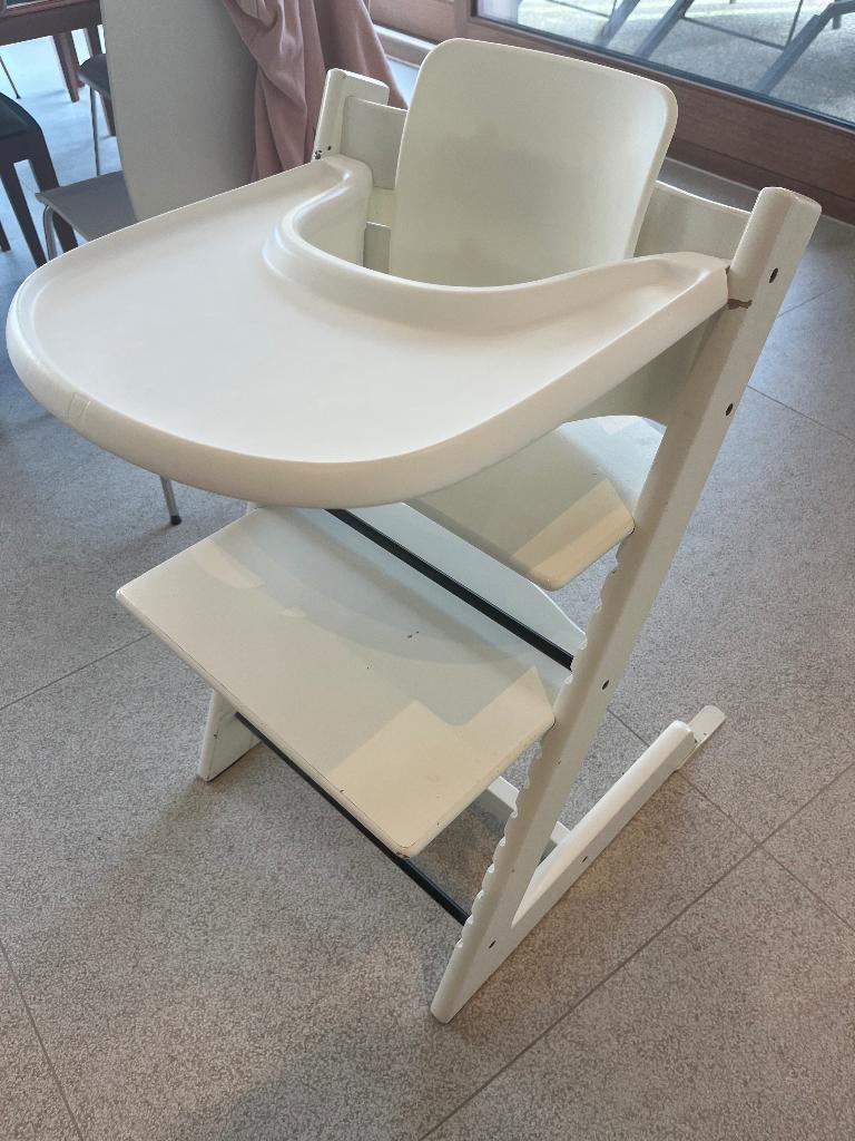 Stokke trip trap wit+ babyset, Kinderen en Baby's, Kinderstoelen, Ophalen, Gebruikt, Meegroeistoel, Afneembaar eetblad