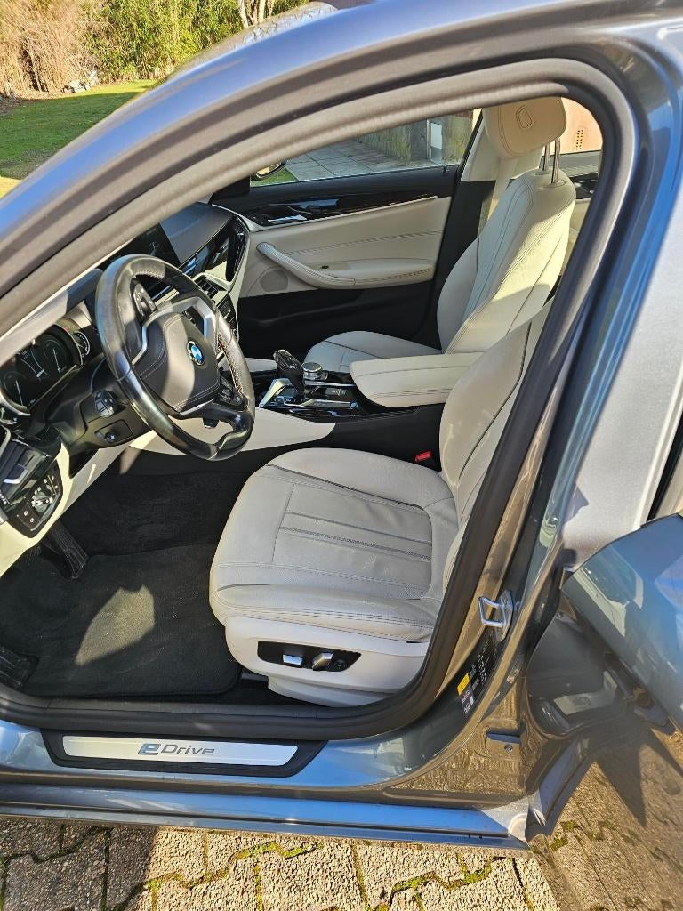 BMW 530 530eA PHEV Performance Business Edition (185 kW), Auto's, BMW, Automaat, 4 deurs, Achterwielaandrijving, Blauw