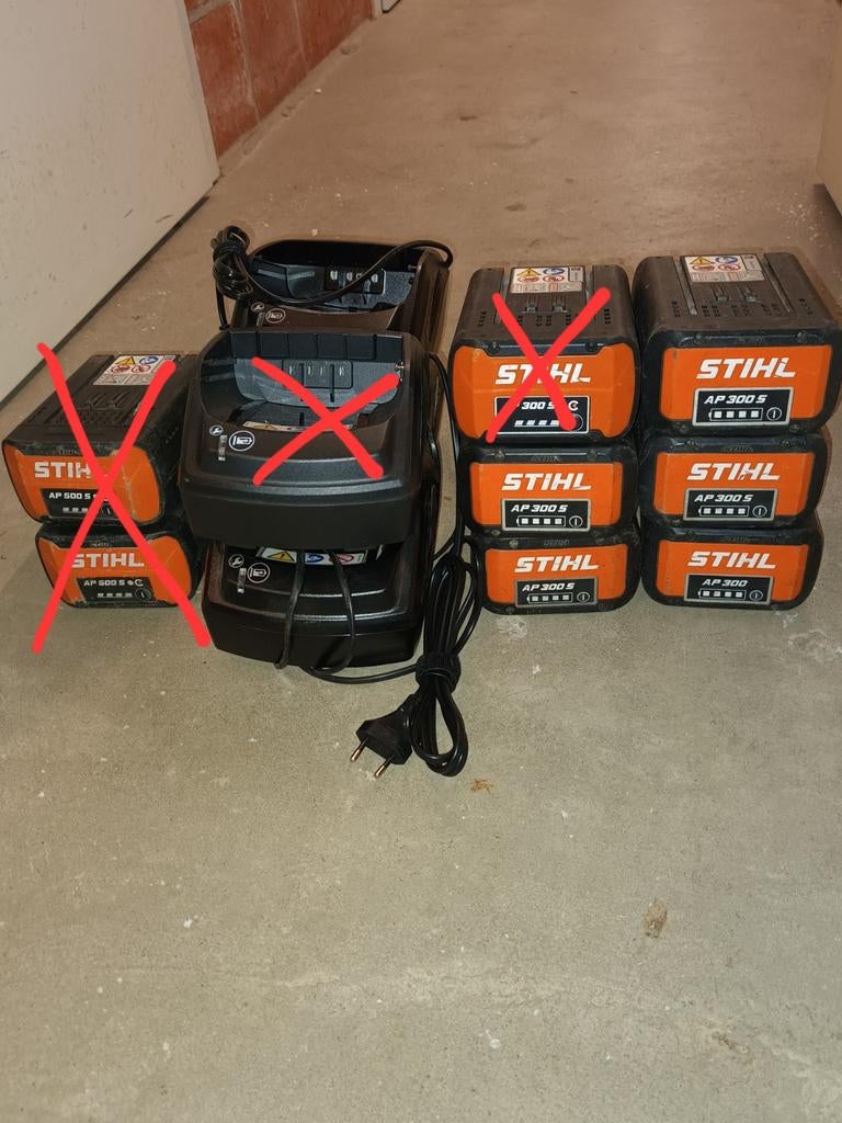 Batteries Stihl + chargeurs, Enlèvement, Comme neuf