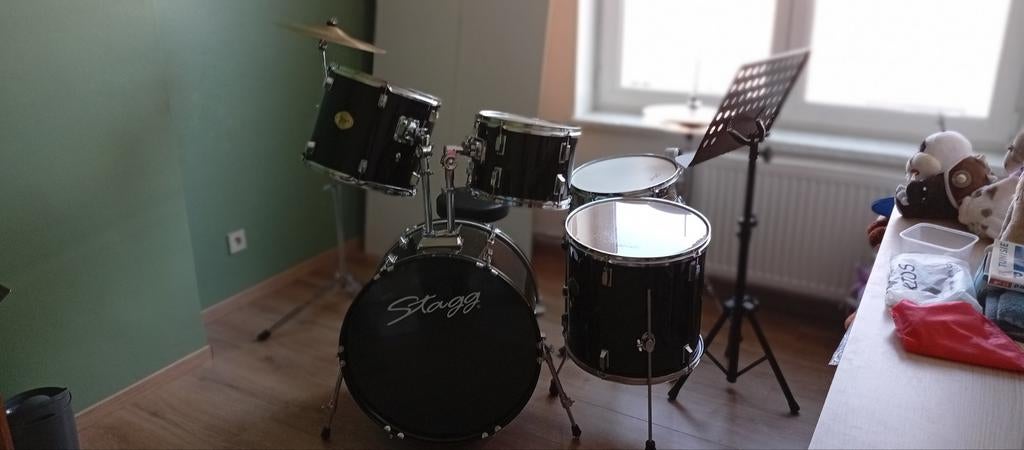 Stagg-batterij met stoel en tussenschothouder, Muziek en Instrumenten, Ophalen, Nieuw, Overige merken