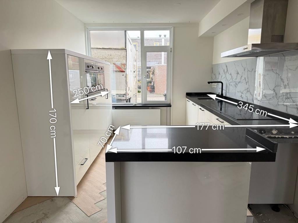 #4 Belle cuisine équipée moderne, Granit ou Pierre, Brillant ou Laqué, Comme neuf, Enlèvement