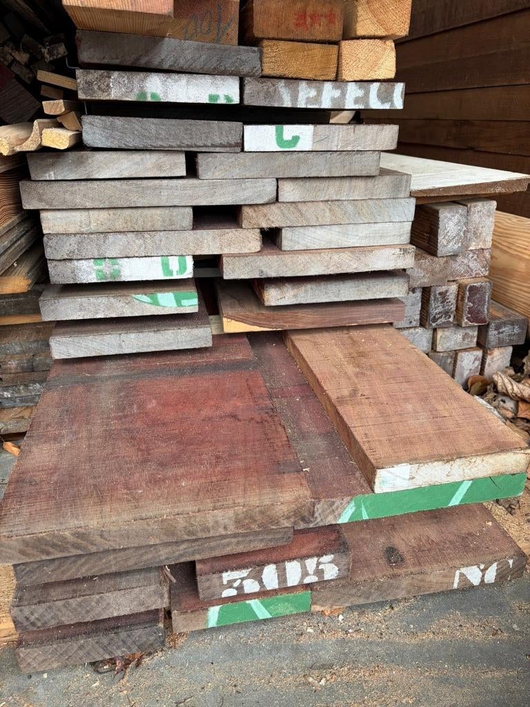 Padoek (padouk) planken, 1e keus, mooie breedtes, Ophalen, 25 tot 50 mm, Nieuw, 250 tot 300 cm