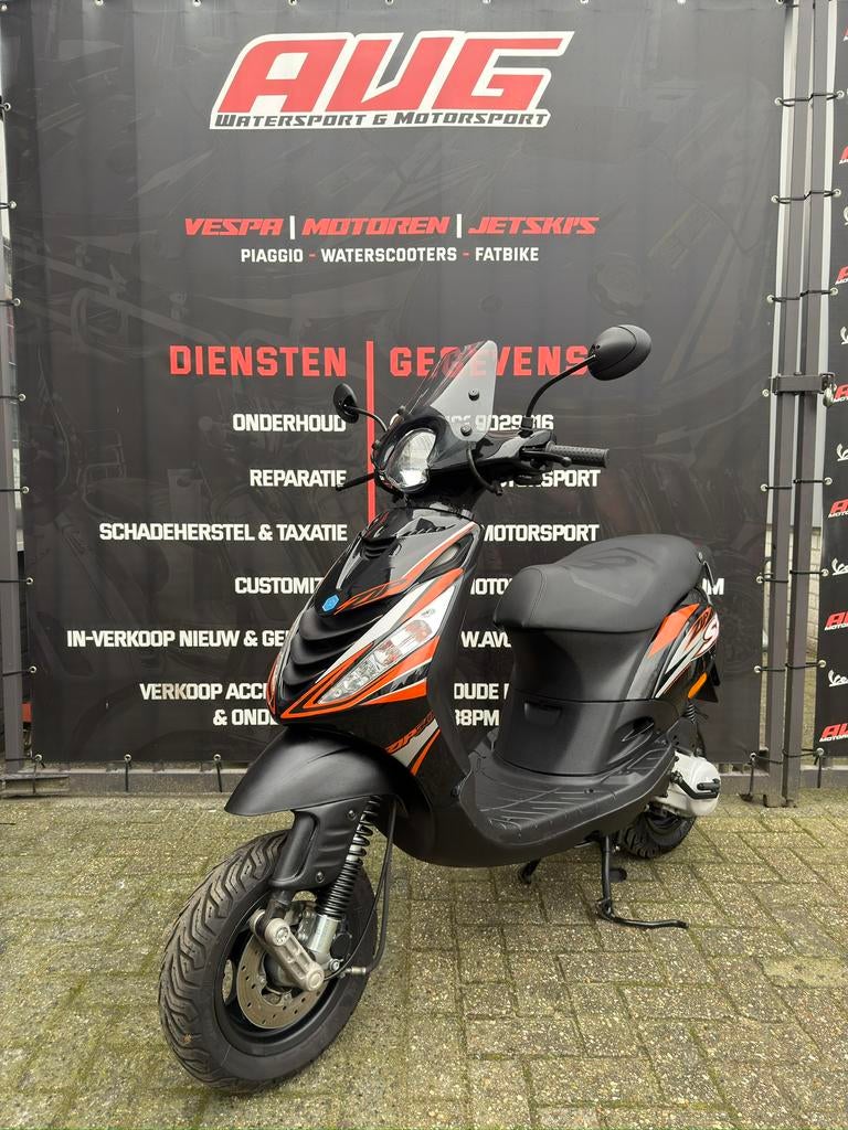 Piaggio Zip SP 50cc H2O 5754km 2-takt 2t B-klasse NIEUWSTAAT, Fietsen en Brommers, Scooters | Piaggio, Zip, Ophalen of Verzenden