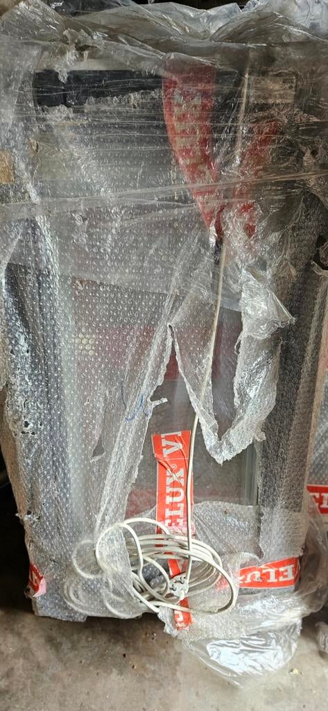 Nieuwe elektrische velux 55×98, Doe-het-zelf en Bouw