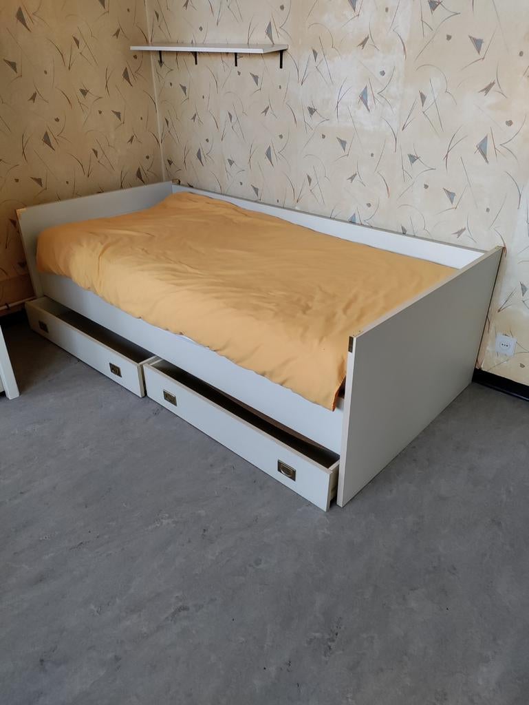 Eenpersoonsbed, Ophalen