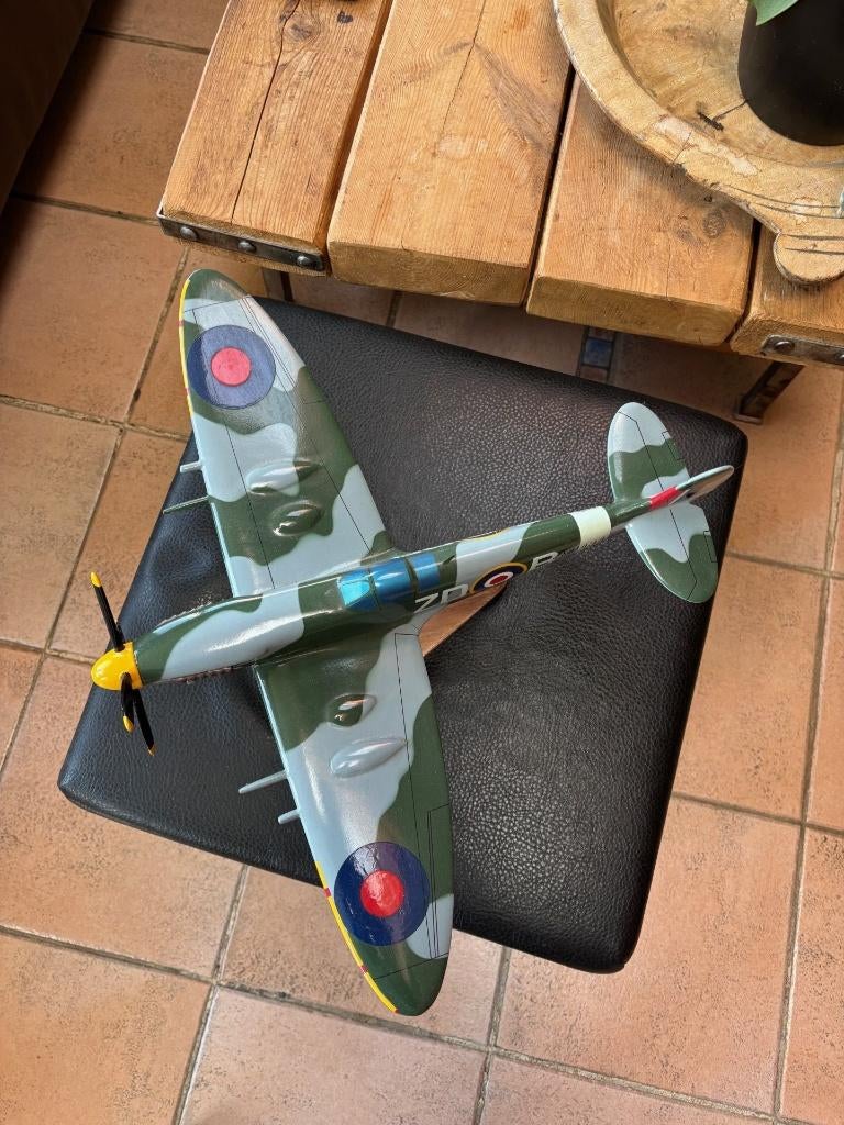 Maquette de collection : Le Spitfire de Breitling, Collections, Marques & Objets publicitaires, Comme neuf, Panneau publicitaire