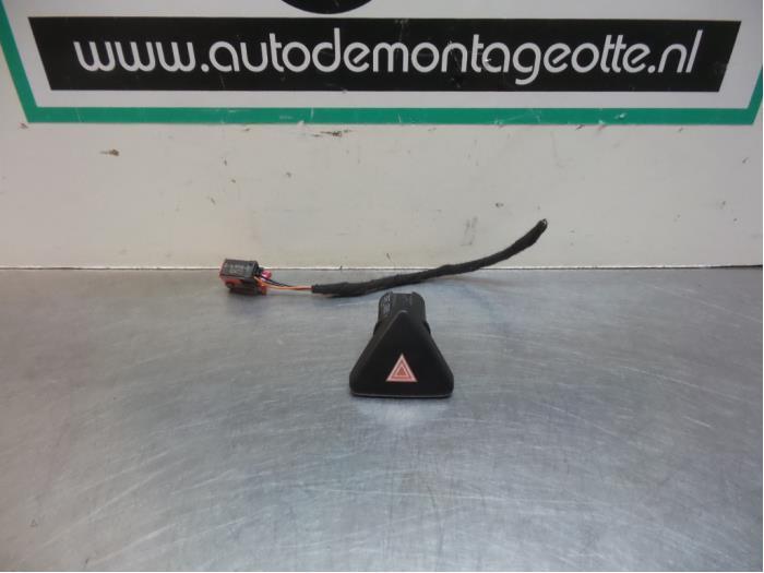 Commutateur éclairage d'urgence d'un Ford Fiesta (Fiesta 02, Autos : Pièces & Accessoires, Tableau de bord & Interrupteurs, Ford