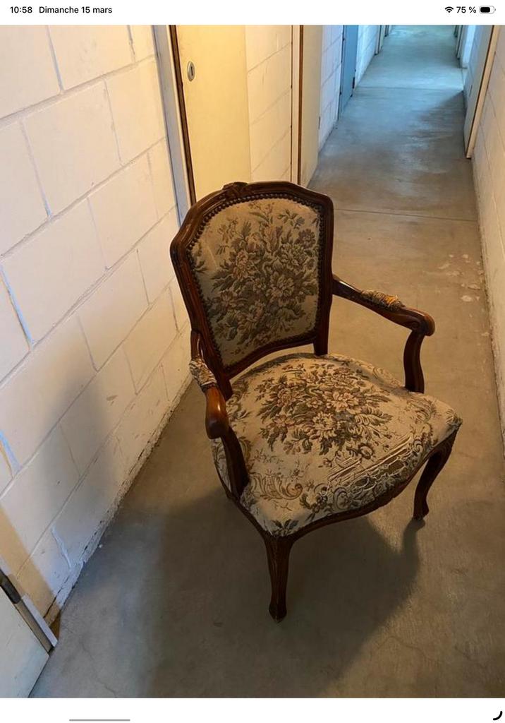 30€ pour les 2 fauteuils style Louis 15, Antiquités & Art, Antiquités | Meubles | Chaises & Canapés, Enlèvement