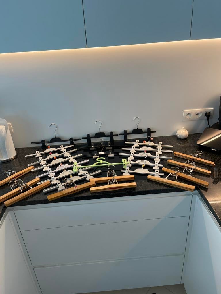 27 kapstokken voor broeken, Huis en Inrichting, Ophalen of Verzenden, Zo goed als nieuw