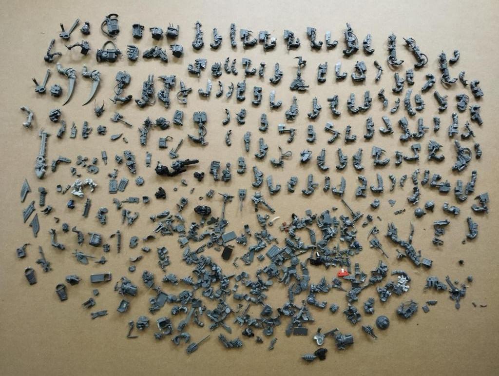 Warhammer 100 bras de figurines + accessoires divers, Enlèvement ou Envoi, Utilisé, Warhammer, Accessoires