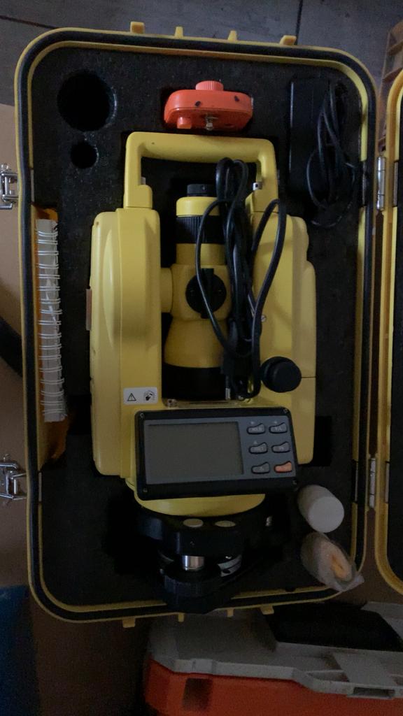 Theodolite electronique prexiso dans sa malette, Enlèvement, Comme neuf