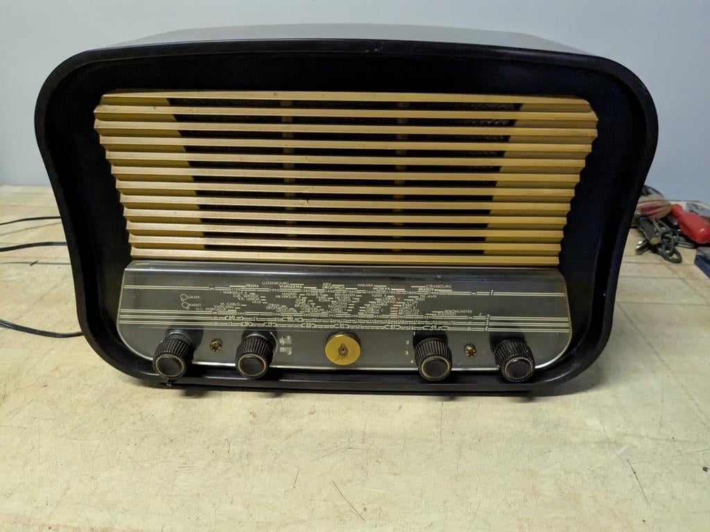 Oude radio Philps, Enlèvement, Radio