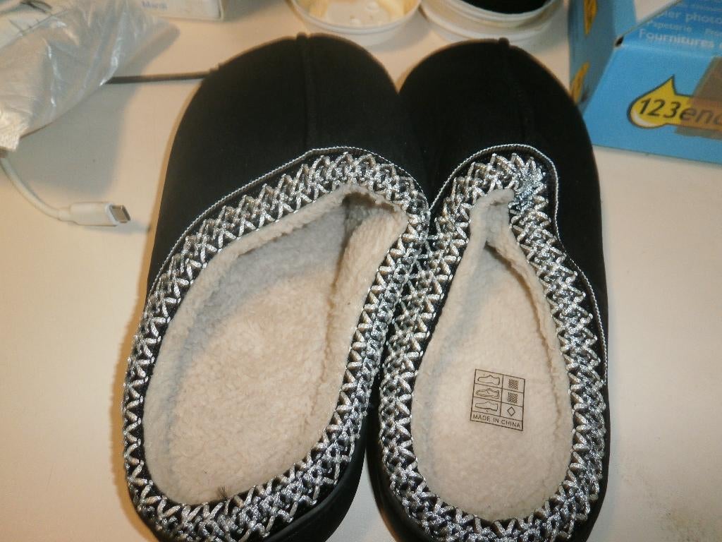 dames pantoffels, Neuf, Enlèvement ou Envoi, Pantoufles, Noir