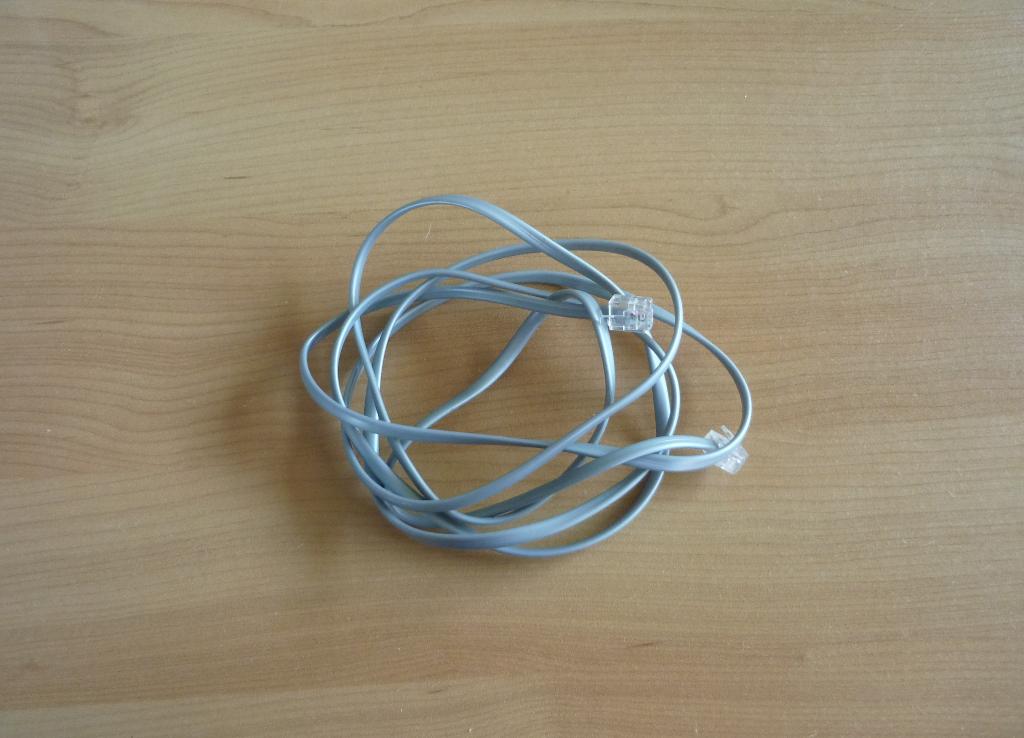 Zilverkleurige platte RJ11 6P2C internet telefoonkabel 1,8m, Ophalen of Verzenden