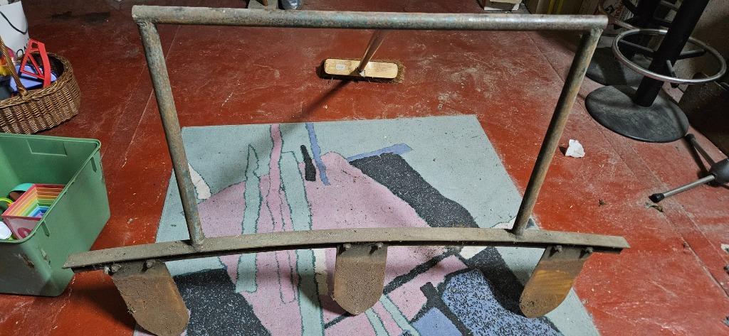 3 rijen sleuvenmaker, Ophalen