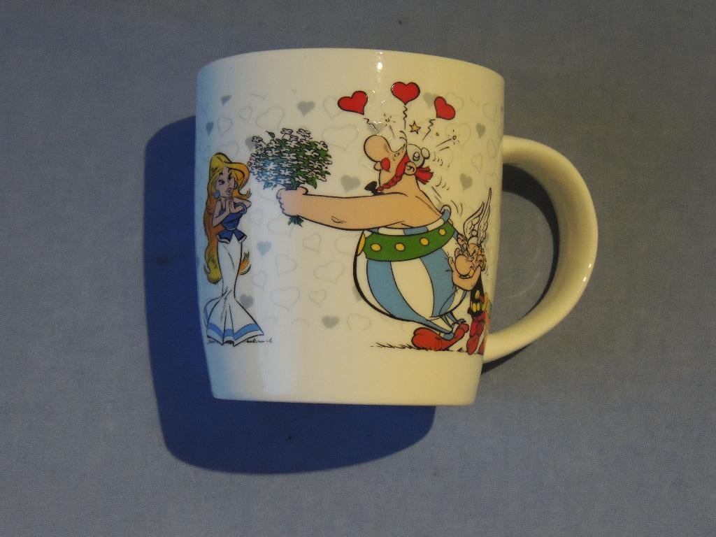 Tasse avec Astérix, Obélix, Idéfix et Falbala, Enlèvement, Astérix et Obélix, Comme neuf, Ustensile