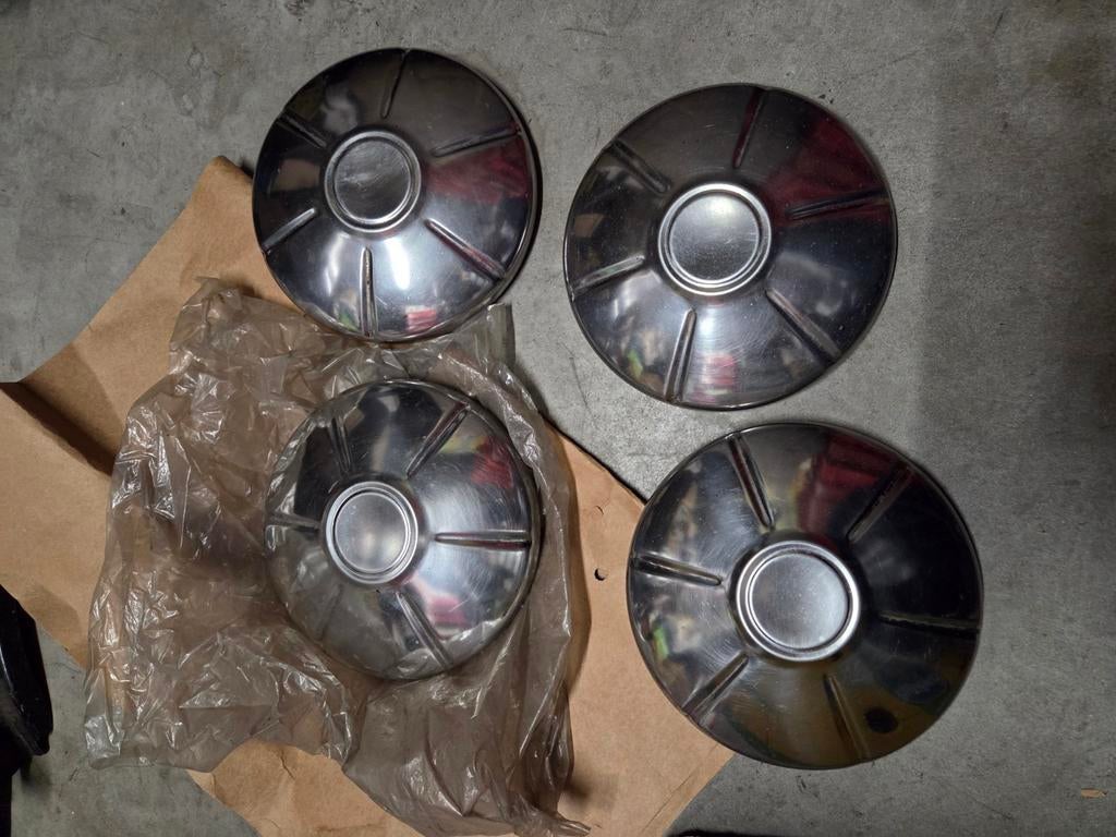 4 enjoliveurs neuf Austin Morris Mini Clubman, Enlèvement ou Envoi, Comme neuf