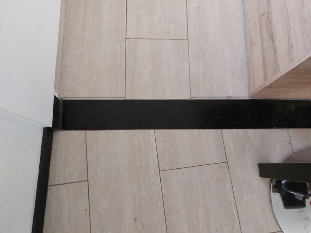 Dwarsstuk in zwarte steen, Tuin en Terras, Bielzen en Borduren, Nieuw, Biels, Natuursteen, Minder dan 25 cm, 100 tot 200 cm, Minder dan 25 cm