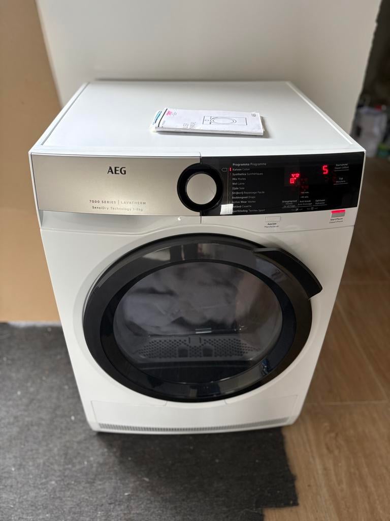 💝 SÉCHOIR À POMPE À CHALEUR SENSIDRY AEG SÉRIE 7000 8 KG, 8 à 10 kg, Enlèvement, Comme neuf, 85 à 90 cm
