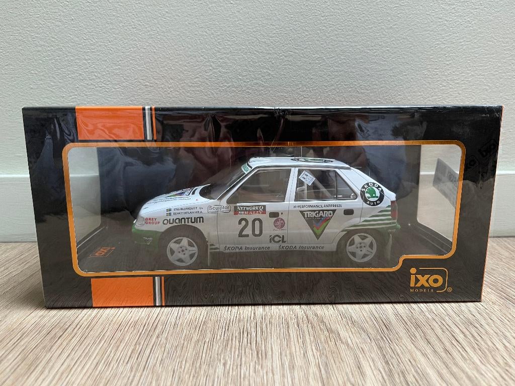Kit voiture Skoda Felicia 1/18 Ixo, Hobby & Loisirs créatifs, Enlèvement ou Envoi, Neuf, Voiture, Autres marques