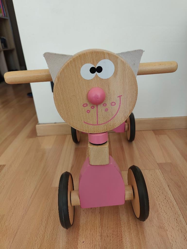 Trotteur en bois, Enfants & Bébés, Jouets | Jouets en bois, Comme neuf, Jouet à Rouler ou à Bascule, Enlèvement
