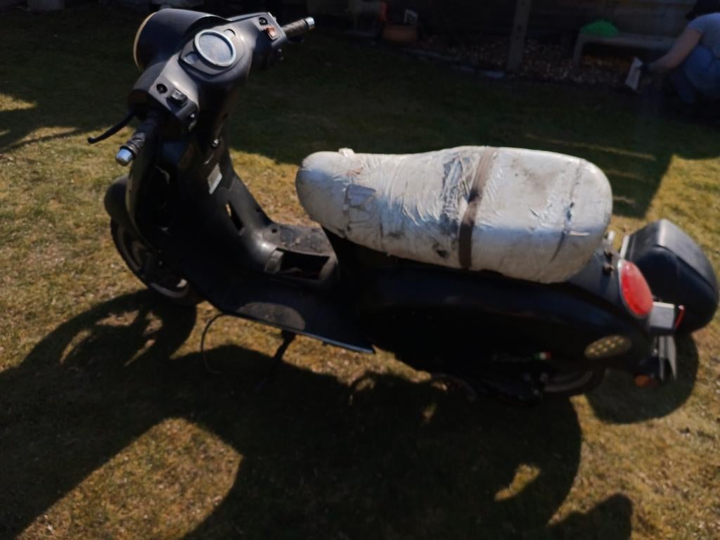 Neco retro 50 Cc  met papieren.    Voor onderdelen, Fietsen en Brommers, Ophalen