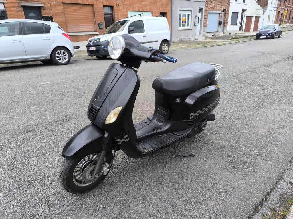 Scooter Venesi, Vélos & Vélomoteurs, Scooters | Marques Autre, Essence, Enlèvement