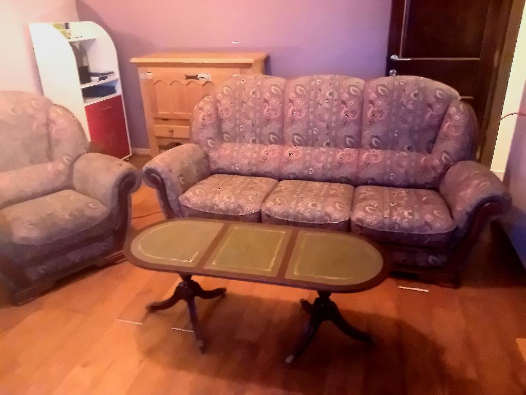 Sièges avec table basse, table d'appoint et lampe, 75 cm ou plus, 200 cm ou plus, 150 à 200 cm, Comme neuf