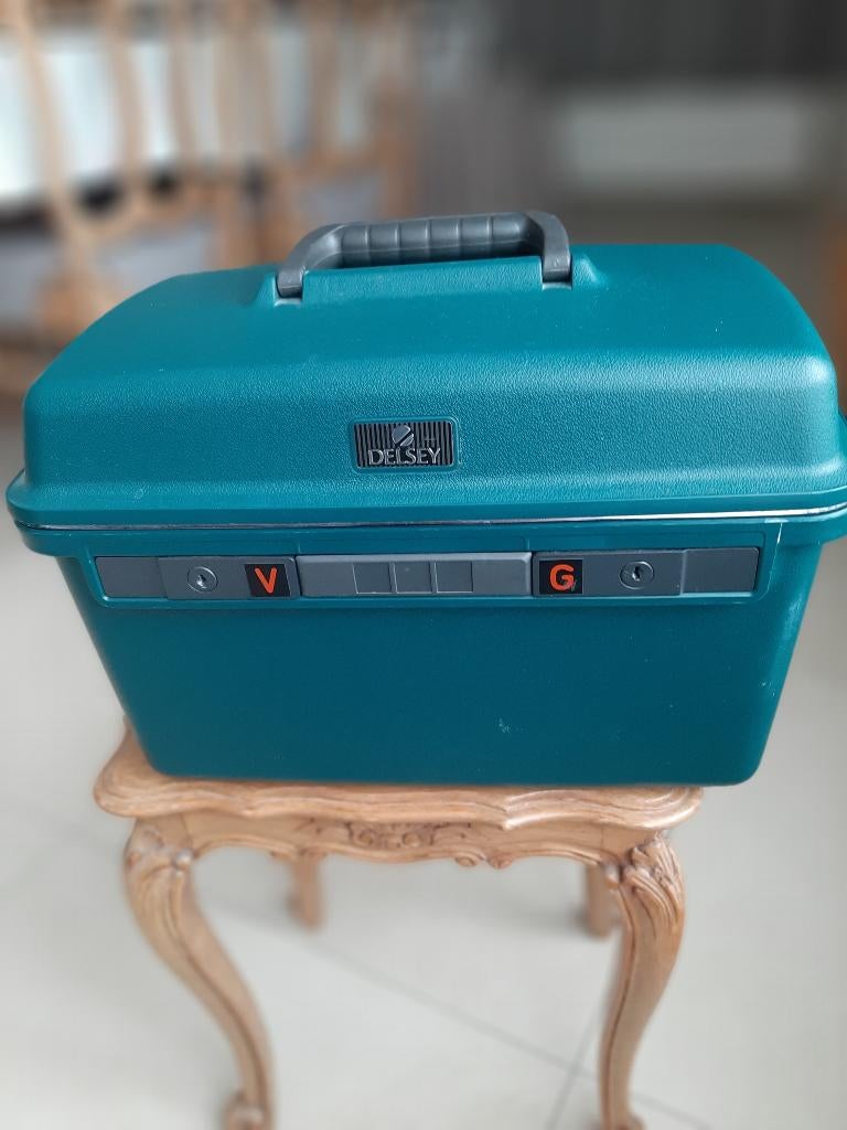 Trousse de beauté DELSEY, Enlèvement, Comme neuf, Rigide, Avec miroir(s)