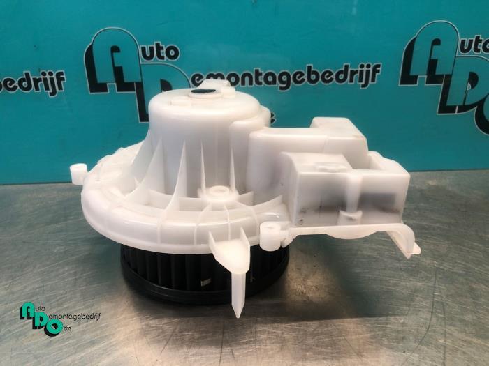 Kachel Ventilatiemotor van een Mercedes SLK (SLK-Klasse 04-), Gebruikt, -, Ophalen of Verzenden, -