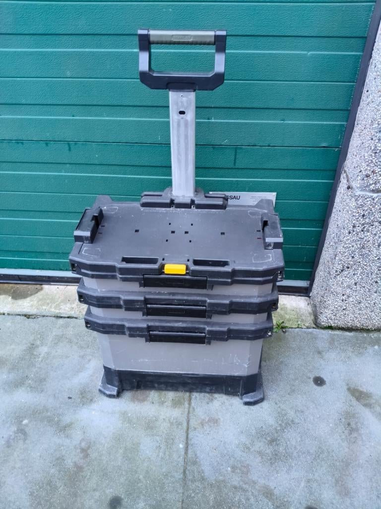 Chariot à outils Stanley, Enlèvement, Utilisé