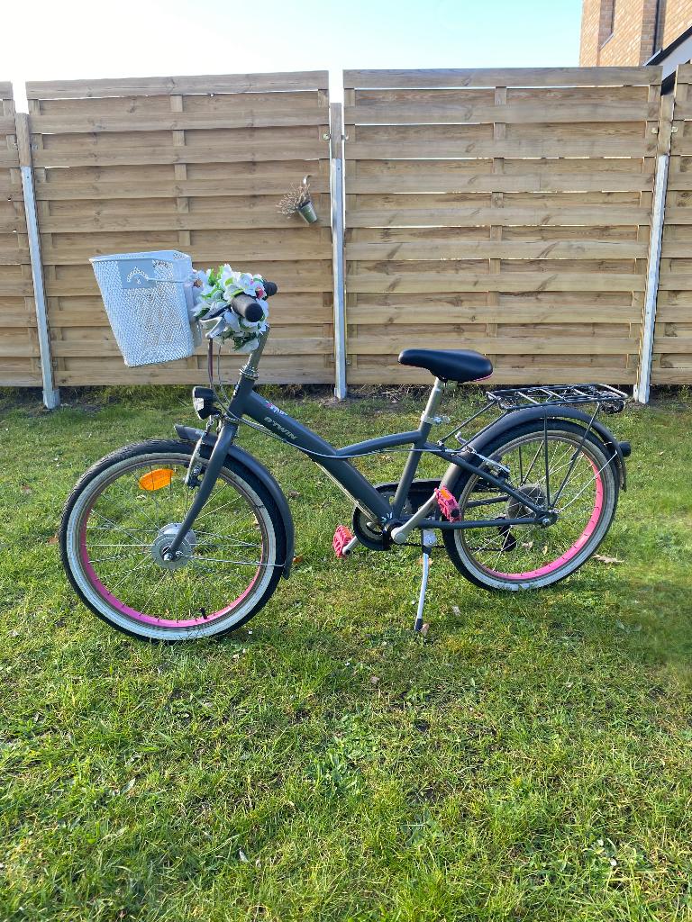 Meisjesfiets B-twin 20 inch. Heel mooi!, Fietsen en Brommers, Ophalen, Versnellingen, Zo goed als nieuw, Btwin