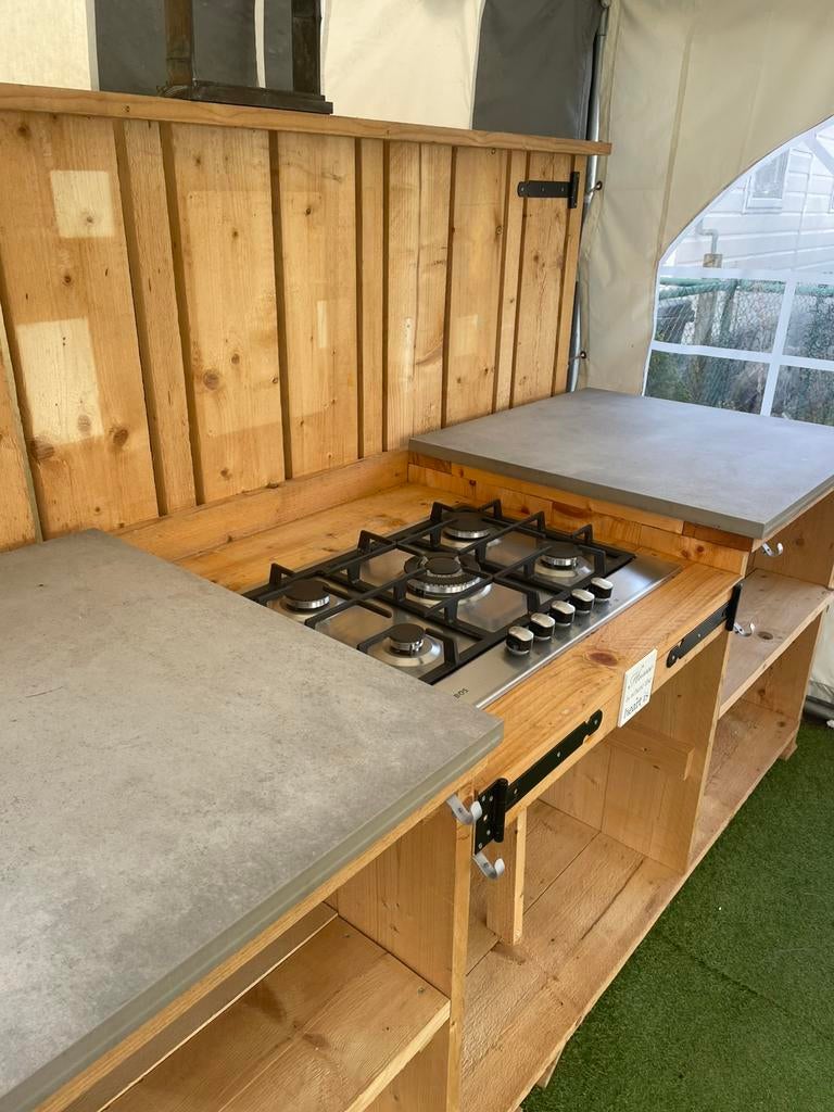 Buitenkeuken te koop met vijfpits gasvuur, Ophalen, Zo goed als nieuw, Gas, Vrijstaand