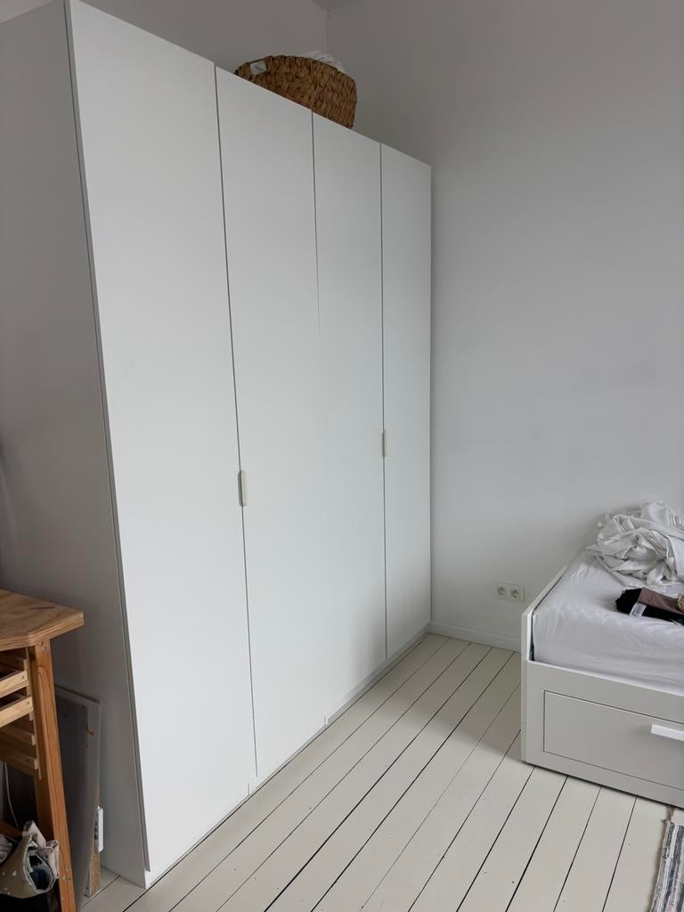 Witte Ikea Pax kasten (totaal 2m breed), Huis en Inrichting, Kasten | Kleerkasten, Ophalen, Zo goed als nieuw, Met deur(en), 200 cm of meer
