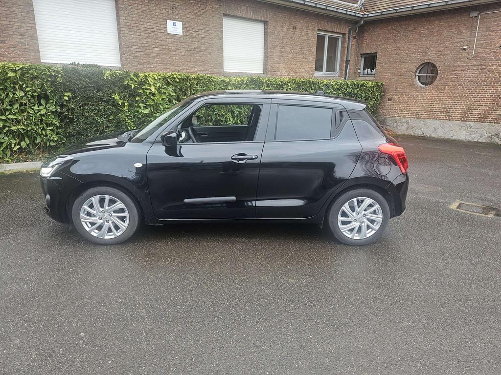Suzuki Swift AUTOMATIQUE Swift 1.2i SHVS GL 12V (bj 2023), Auto's, Suzuki, Stof, Gebruikt, 4 cilinders, 5 deurs