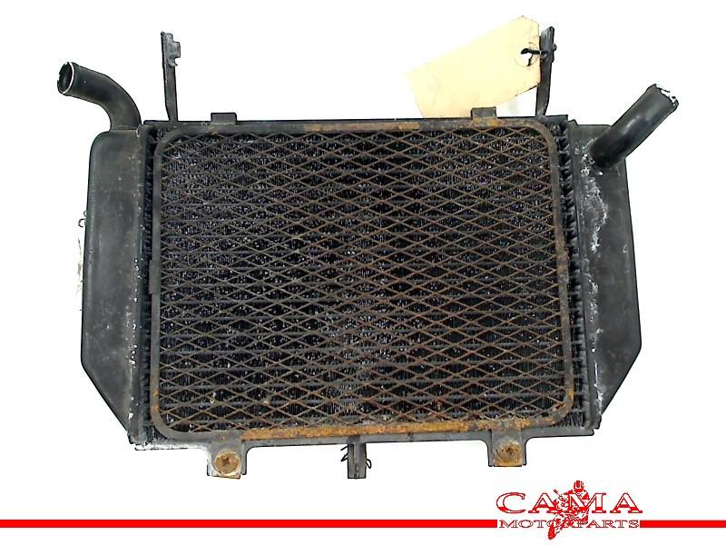 RADIATEUR TL 1000 R 1998-2003 (TL1000R) (422131-8370), Motoren, Dhr. S. di Majo, Gebruikt, Info@cama-motorparts.nl, P.J. Troelstraweg 8 8
3144 CX  MAASSLUIS, NL