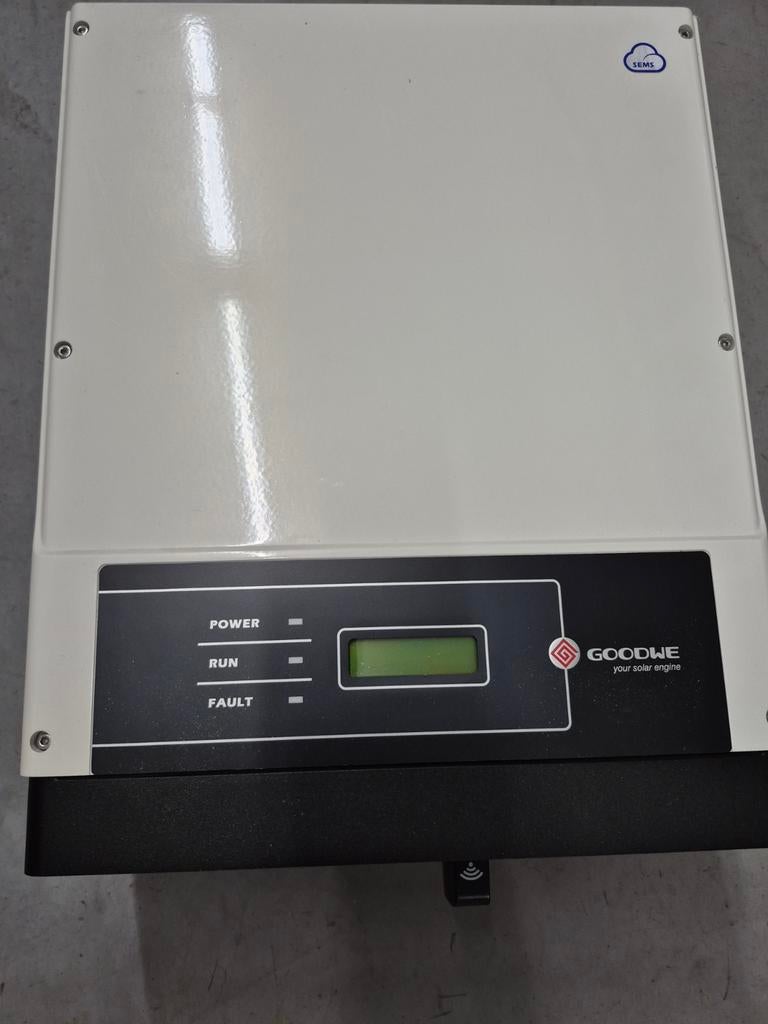 Goodwe omvormer zonnepanelen, Doe-het-zelf en Bouw, Ophalen