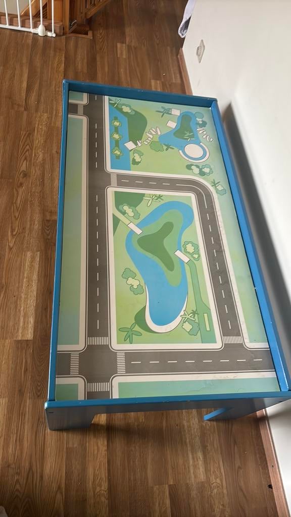 Table de jeux enfants, Enfants & Bébés, Enlèvement, Comme neuf