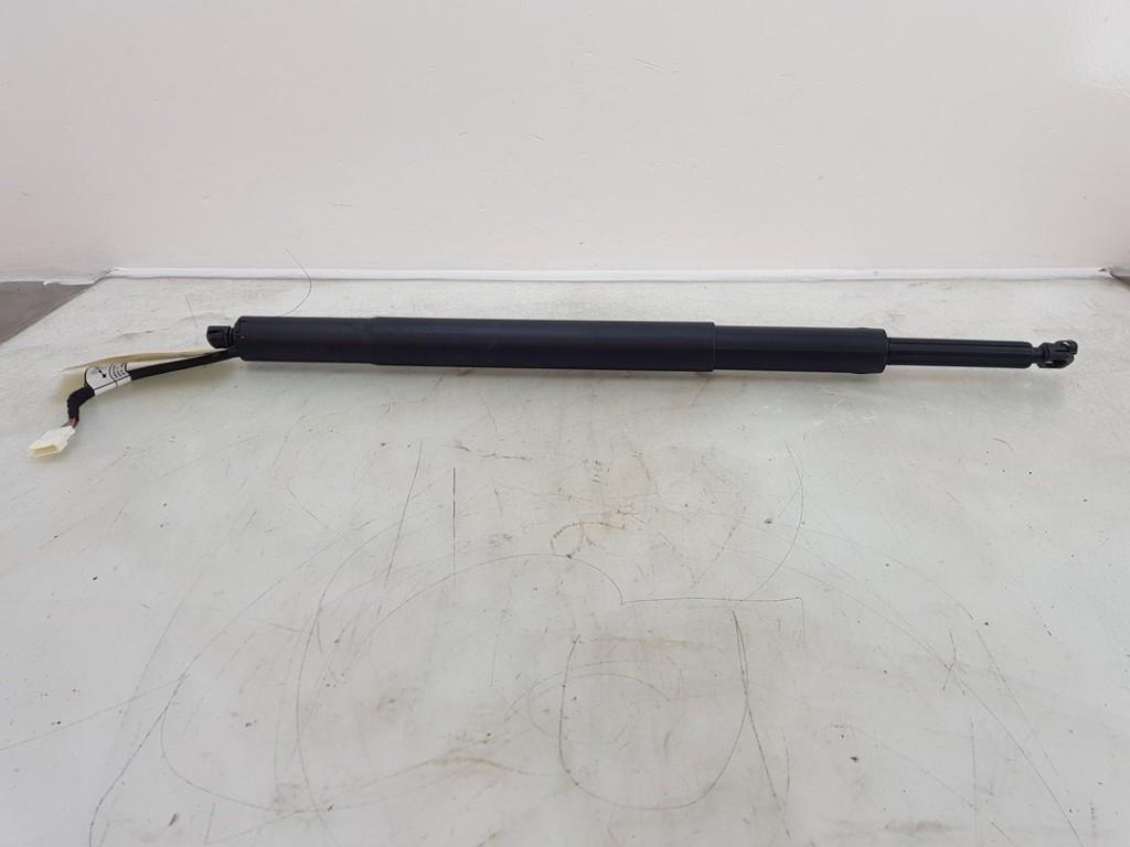 MOTEUR DE HAYON BMW 3 serie Touring (G21) (01-2019/07-2020), Utilisé, BMW, Haillon arrière